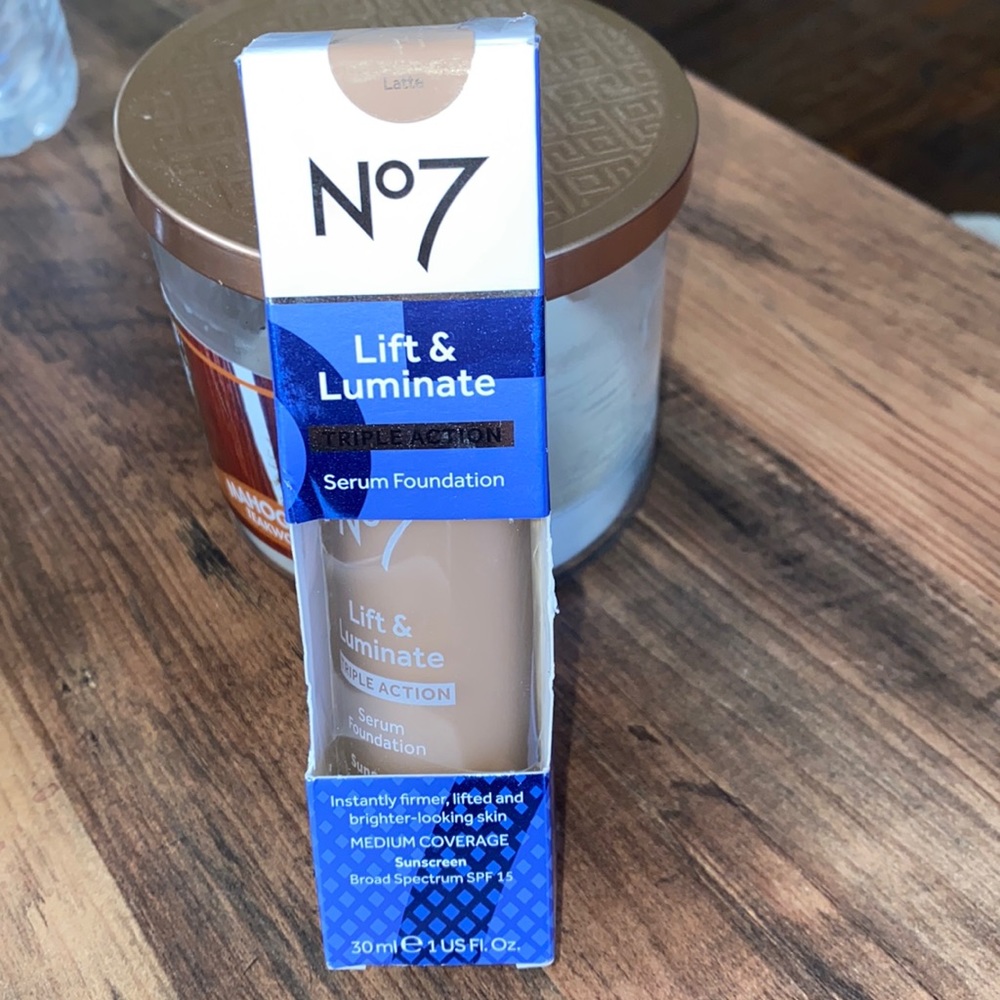 N7 NWT Serum Foundation